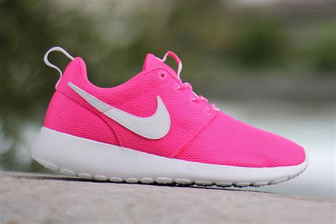 nike roshe run damen grau pink weiß|Buy Roshe Shoes: New Releases & Iconic Styles .